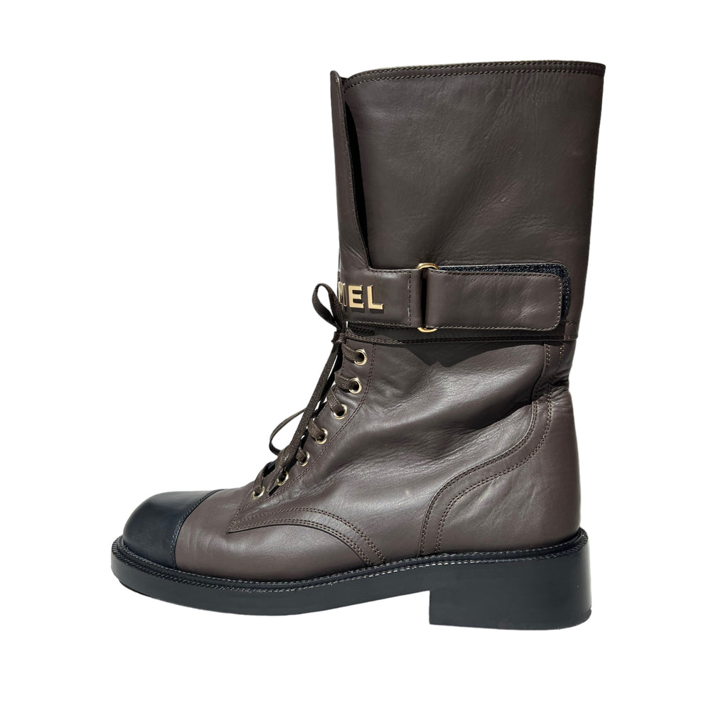 Combat boot with gold logo