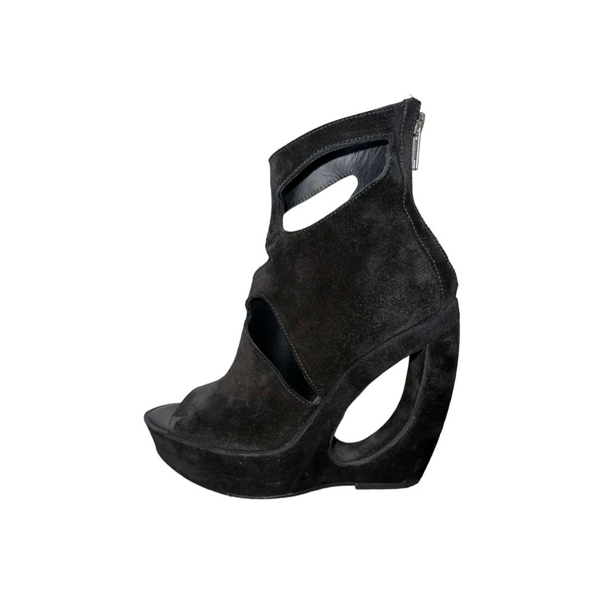 Ann Demeulemeester Sueded cut out heel