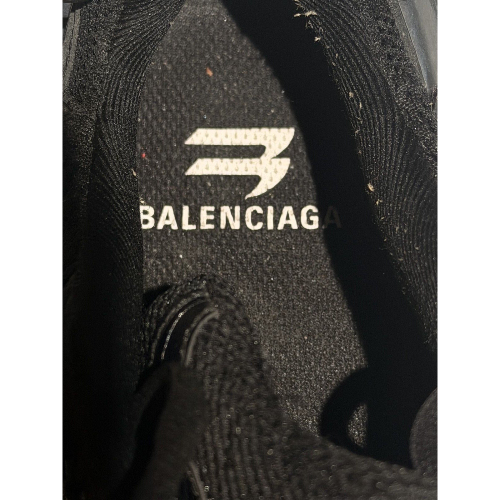 Pierced bouncer sneaker