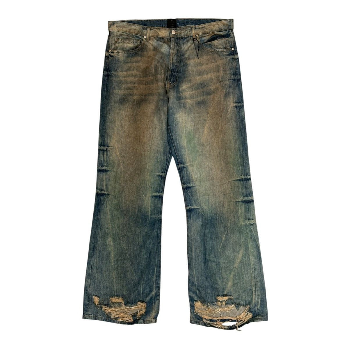 Baggy distressed washed denim