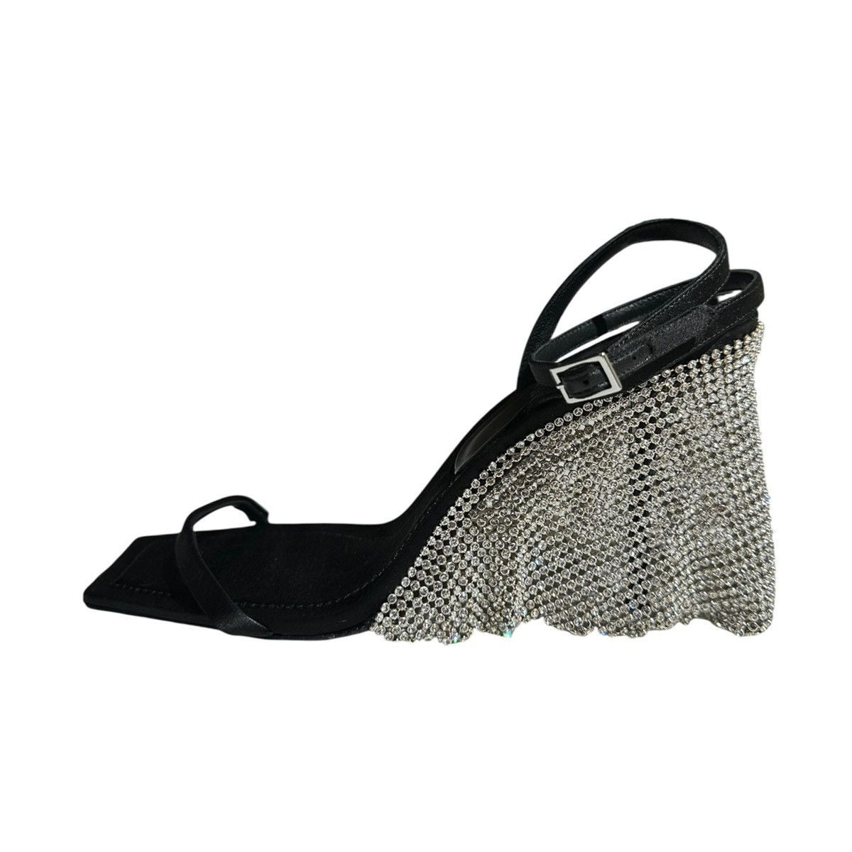 Crystal heel