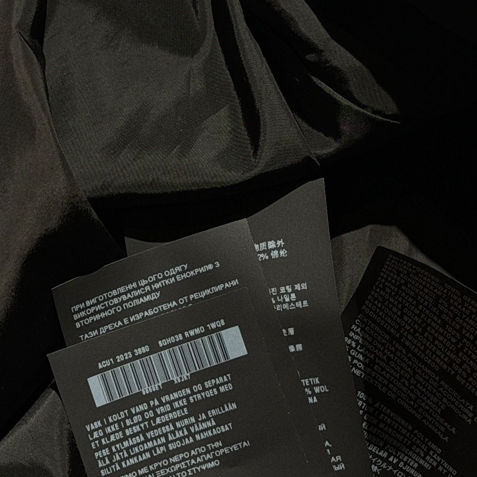 Renylon essential metal logo bomber