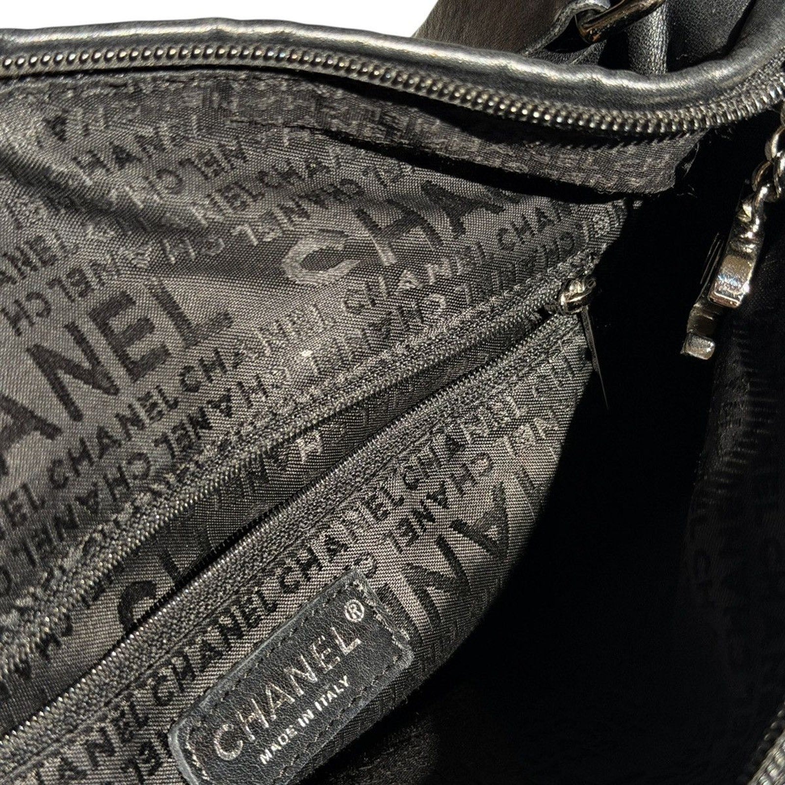 Quilted leather cargo barrel bag