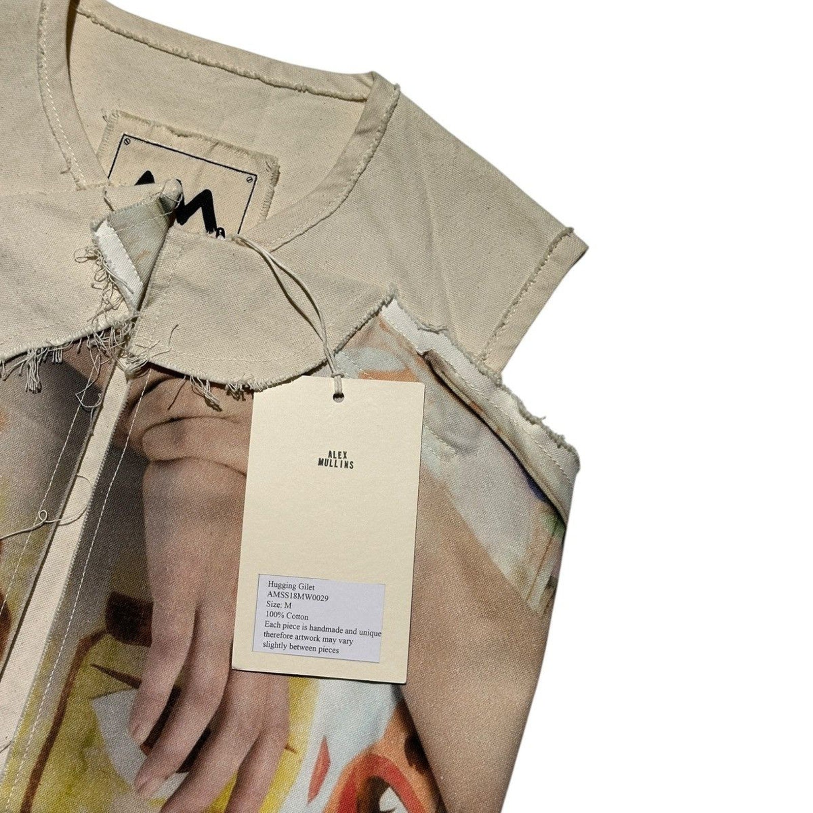 Graphic hugging vest