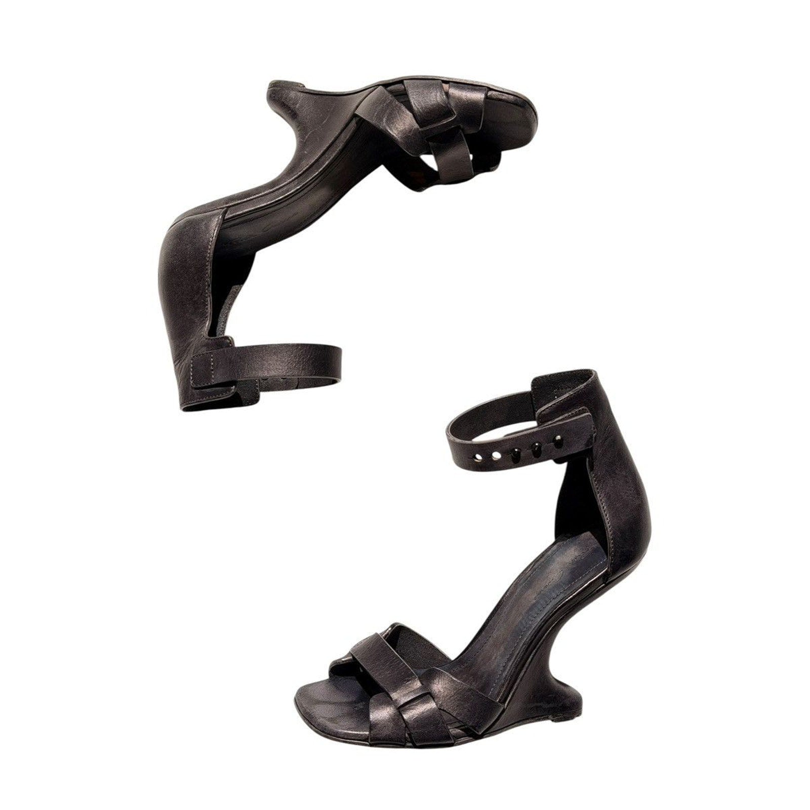 Cantilever spartan heel
