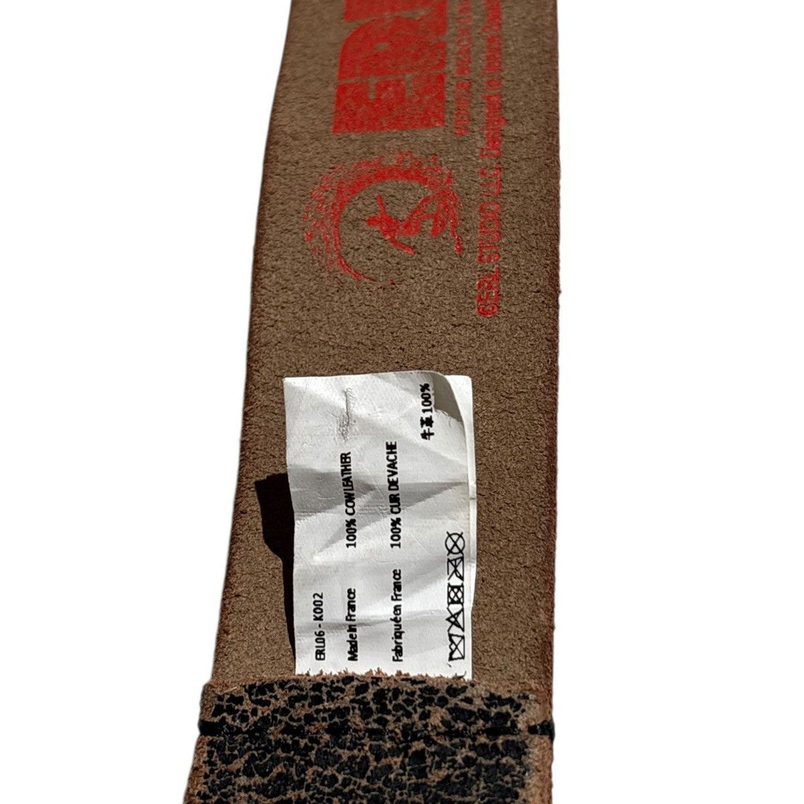 Crackled leather logo belt