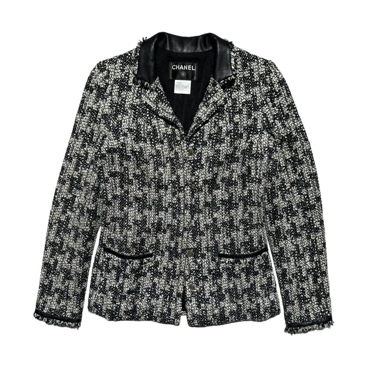 Tweed leather trim logo buttoned blazer