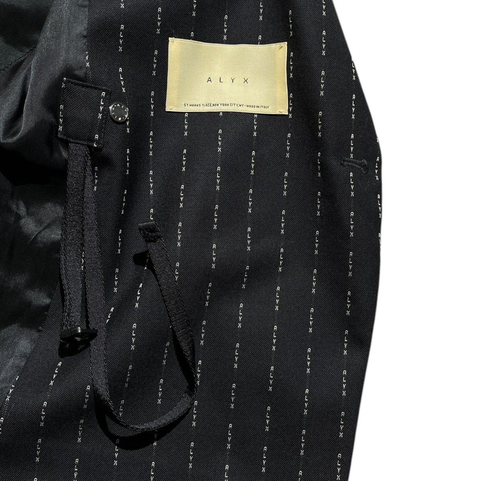 Pinstripe logo metal ring blazer