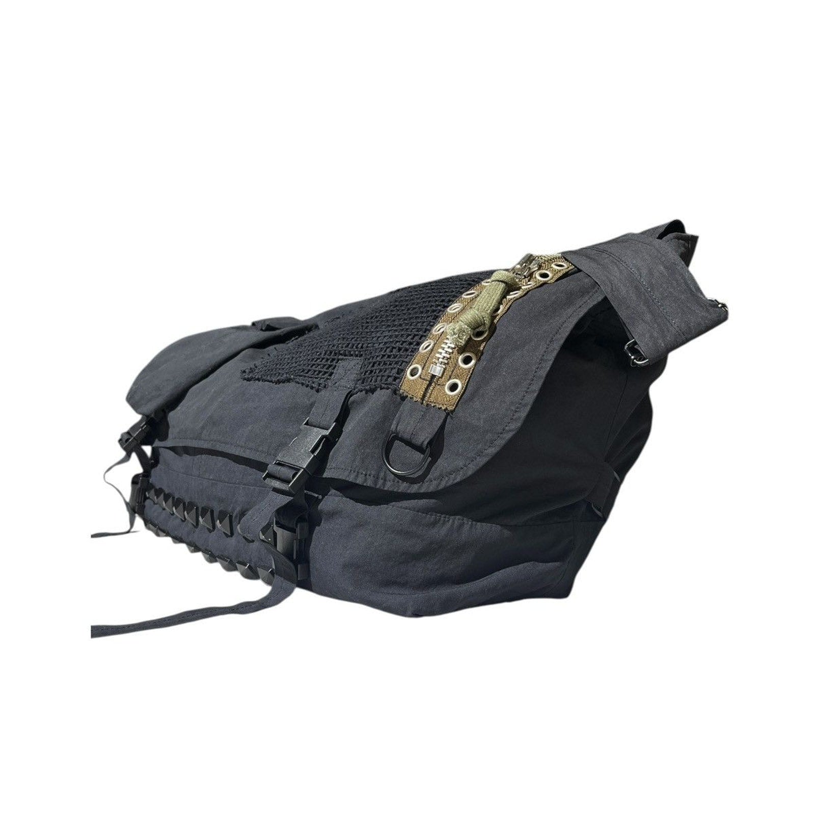 SS06 “T” studded cargo multistrap mesh layer bag