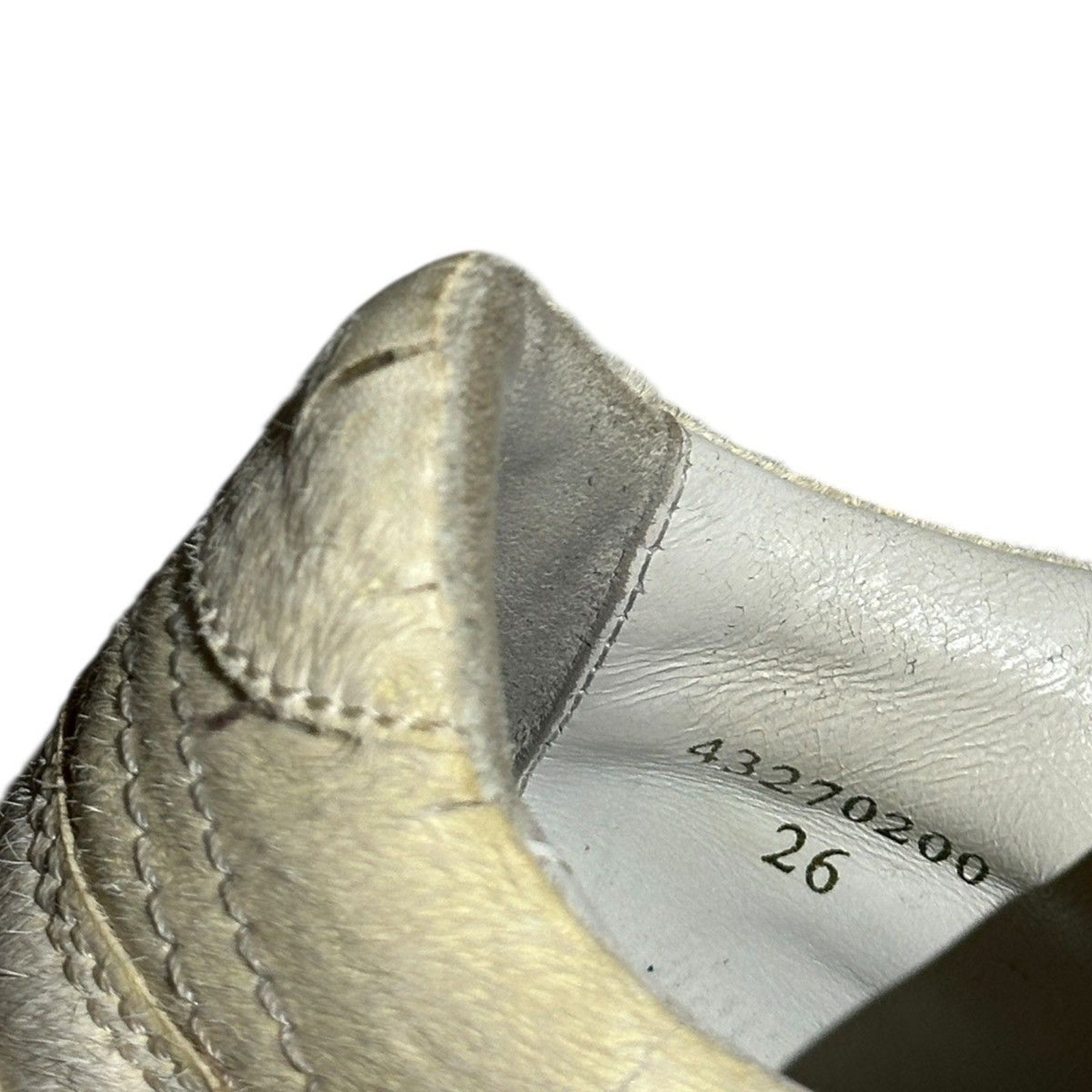 Ponyhair lace up sneaker