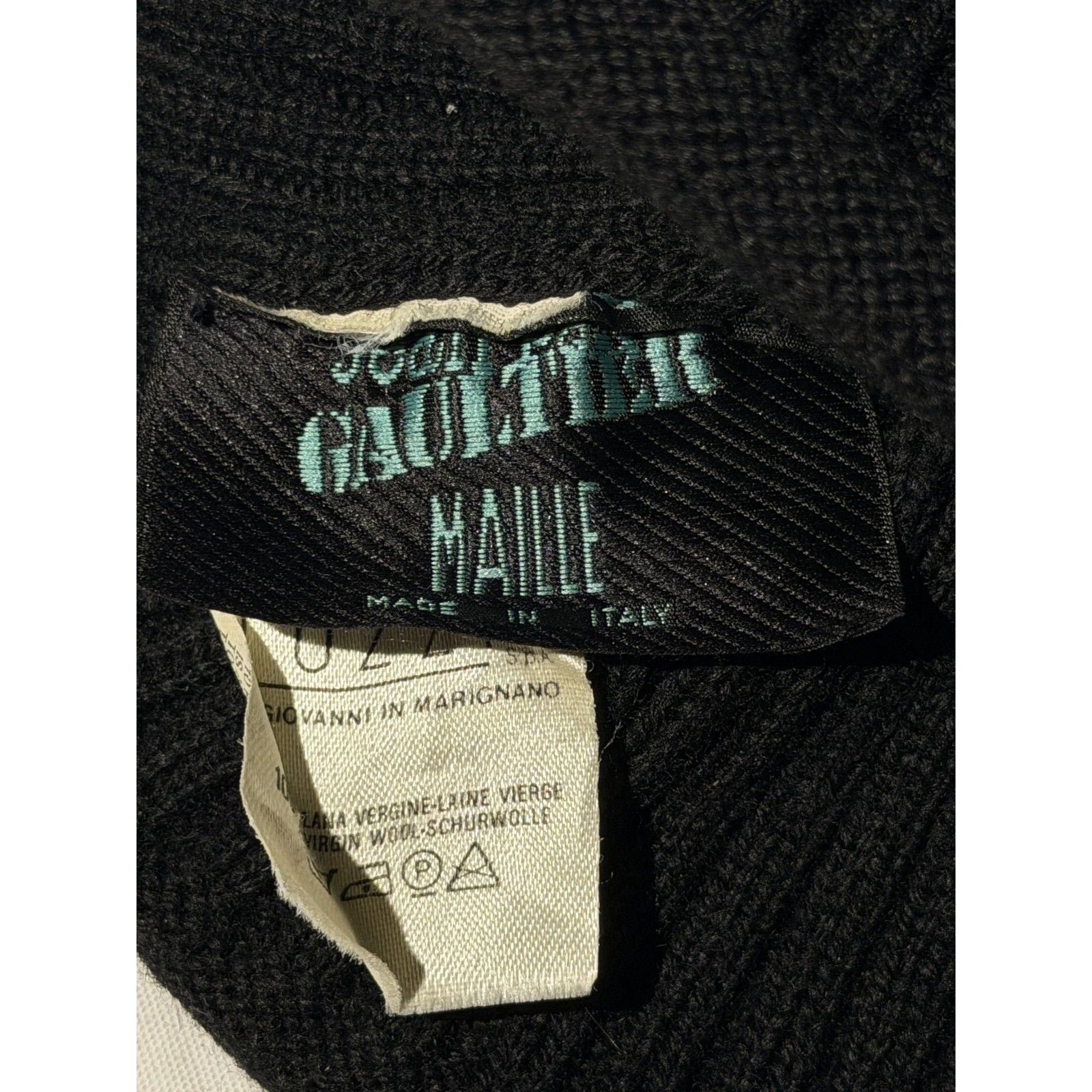 1993 Runway rhino horn hat