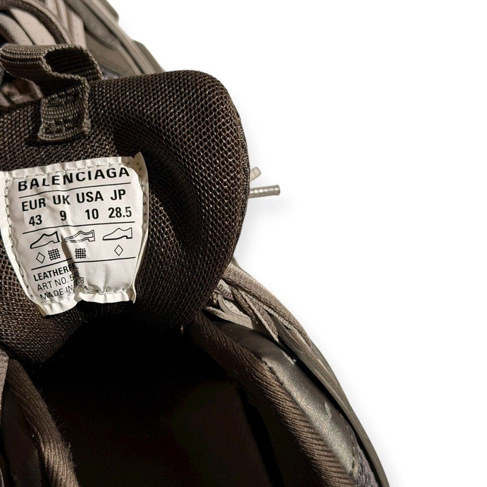 Track runner sneaker