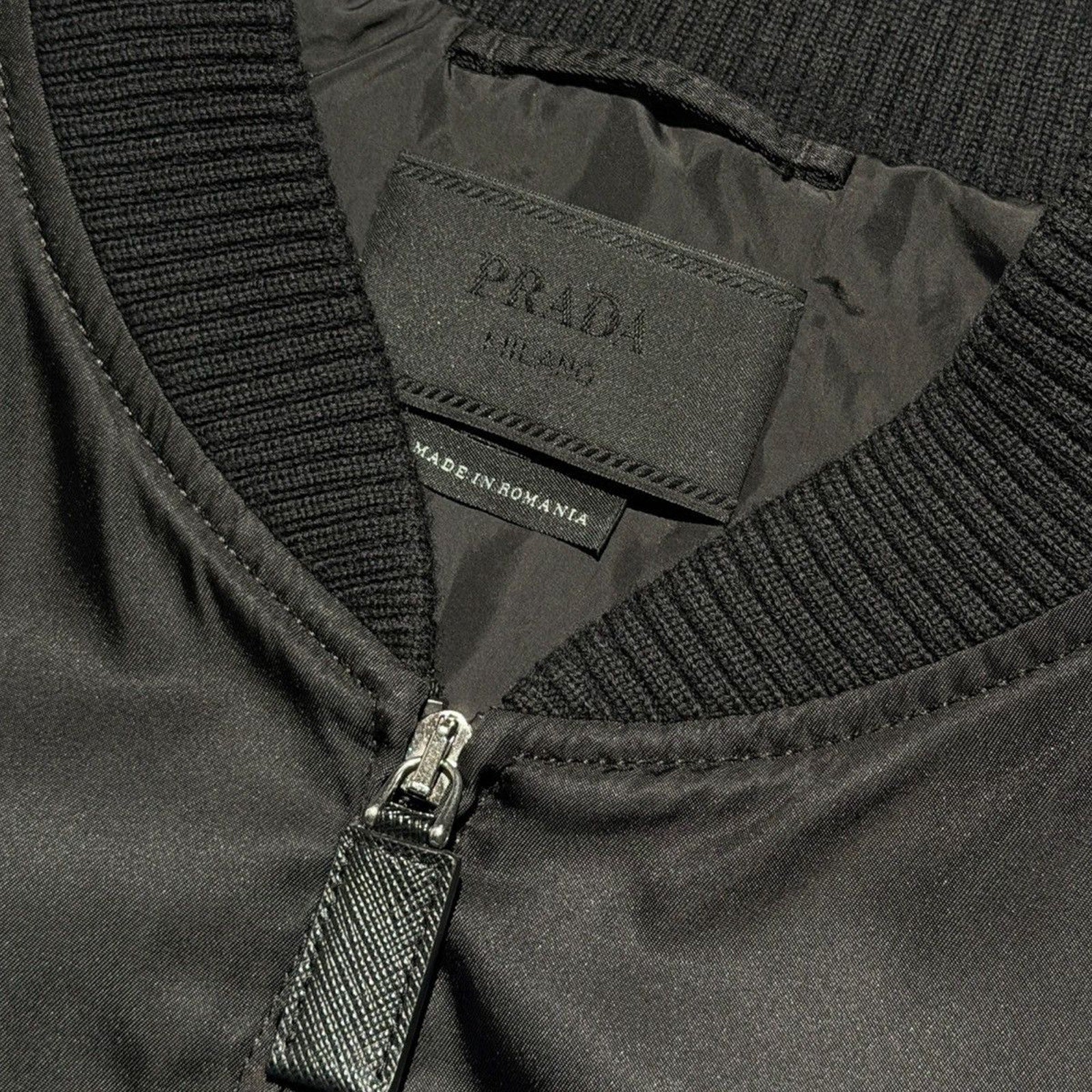 Renylon essential metal logo bomber