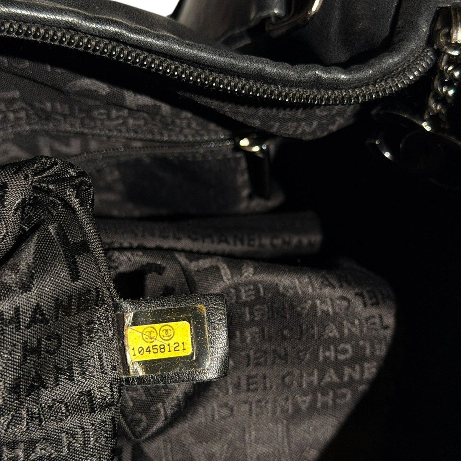 Quilted leather cargo barrel bag