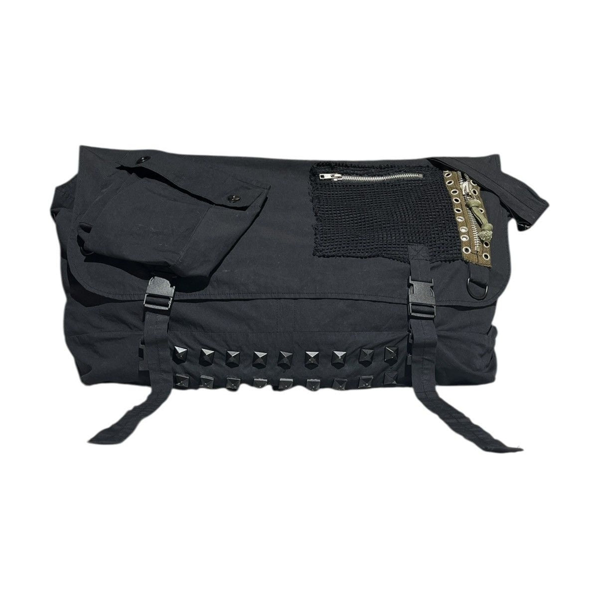 2006 “T” studded strap cargo messenger bag