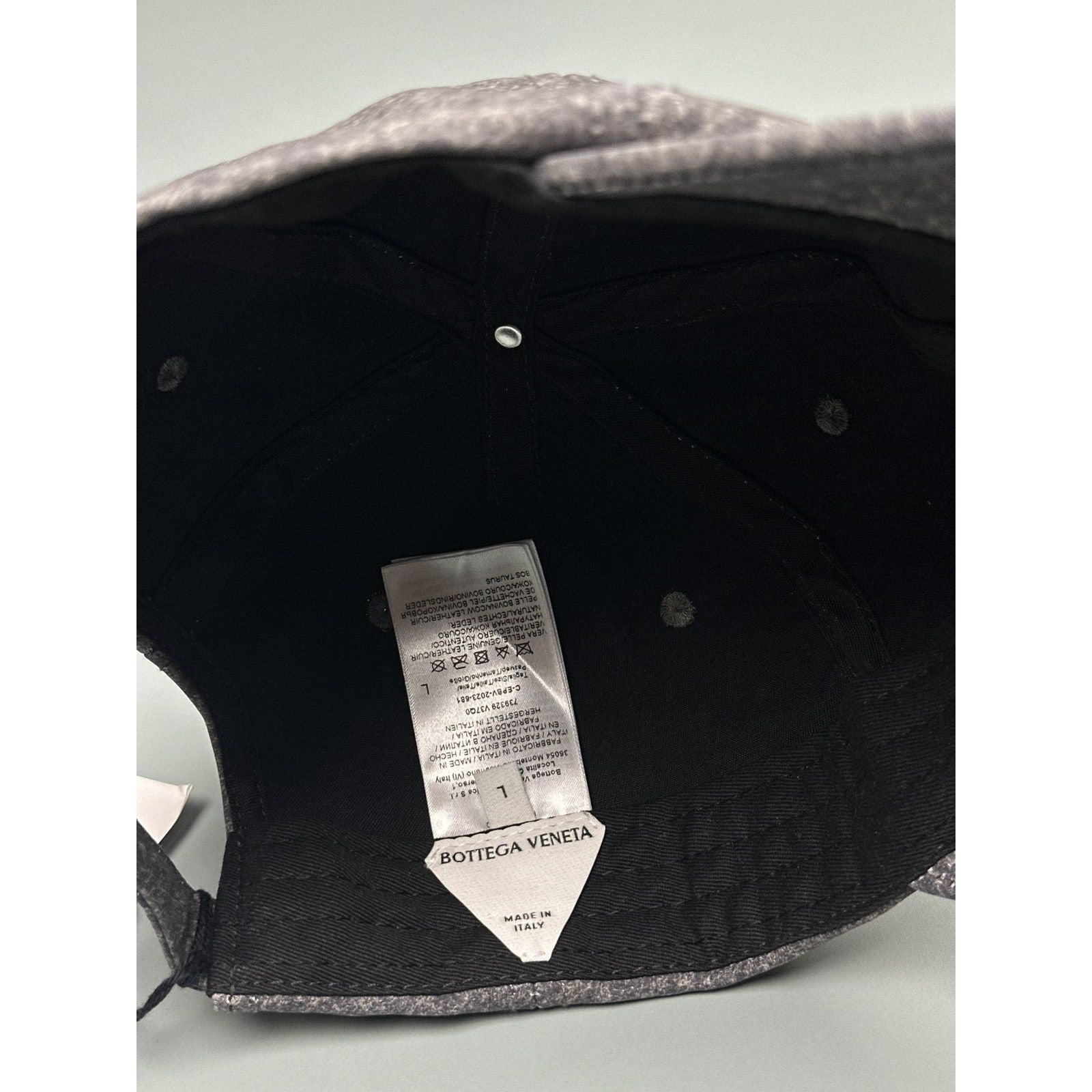 Leather printed hat