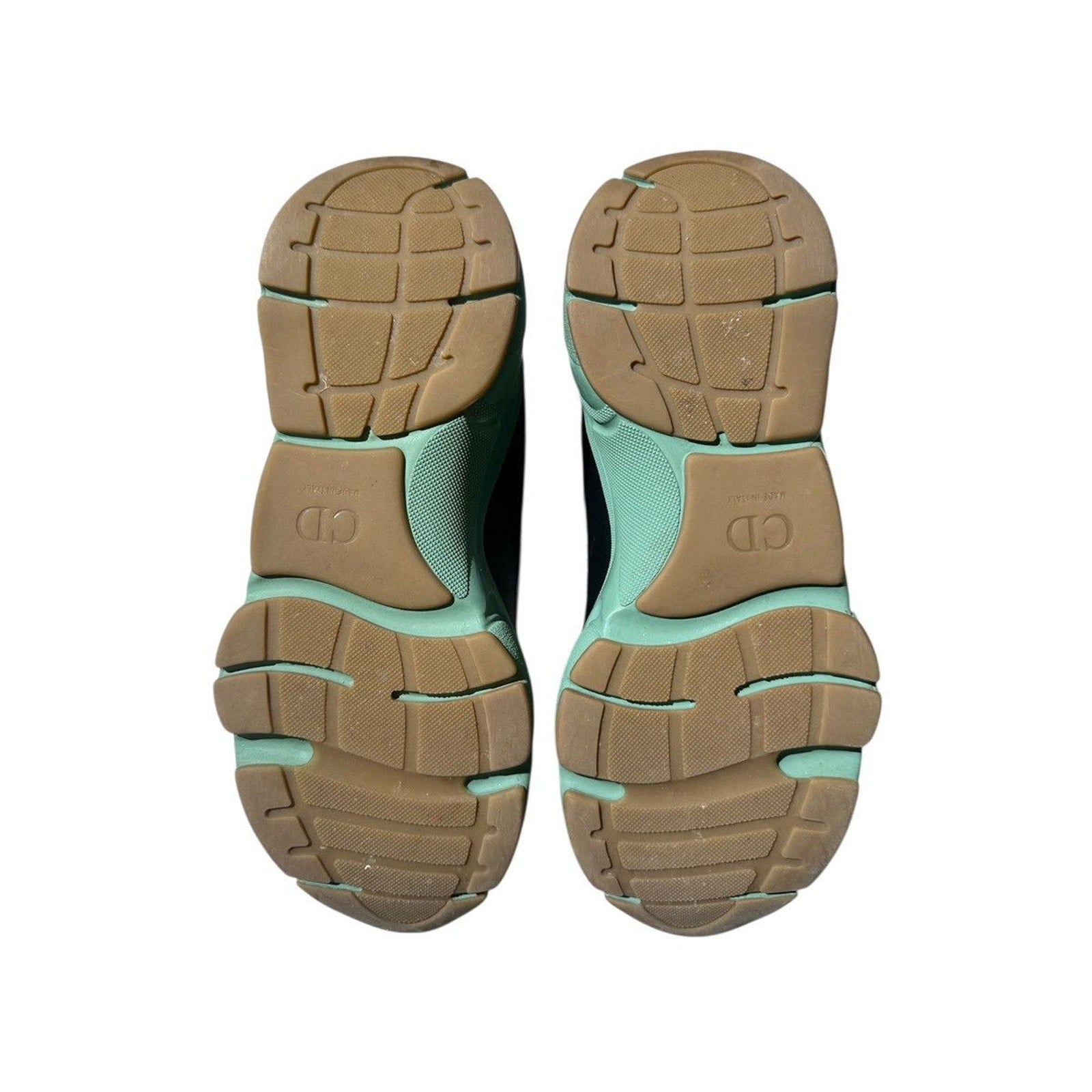 B22 runner sneaker green orange