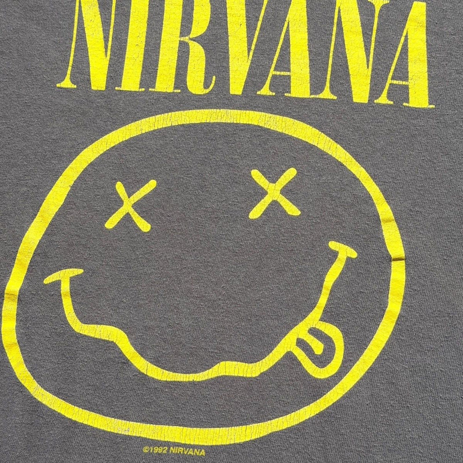 Nirvana 1992 smiley tee