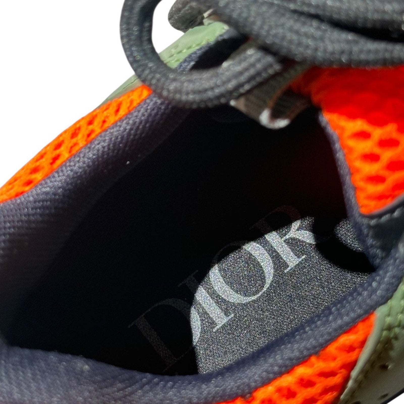 B22 runner sneaker green orange