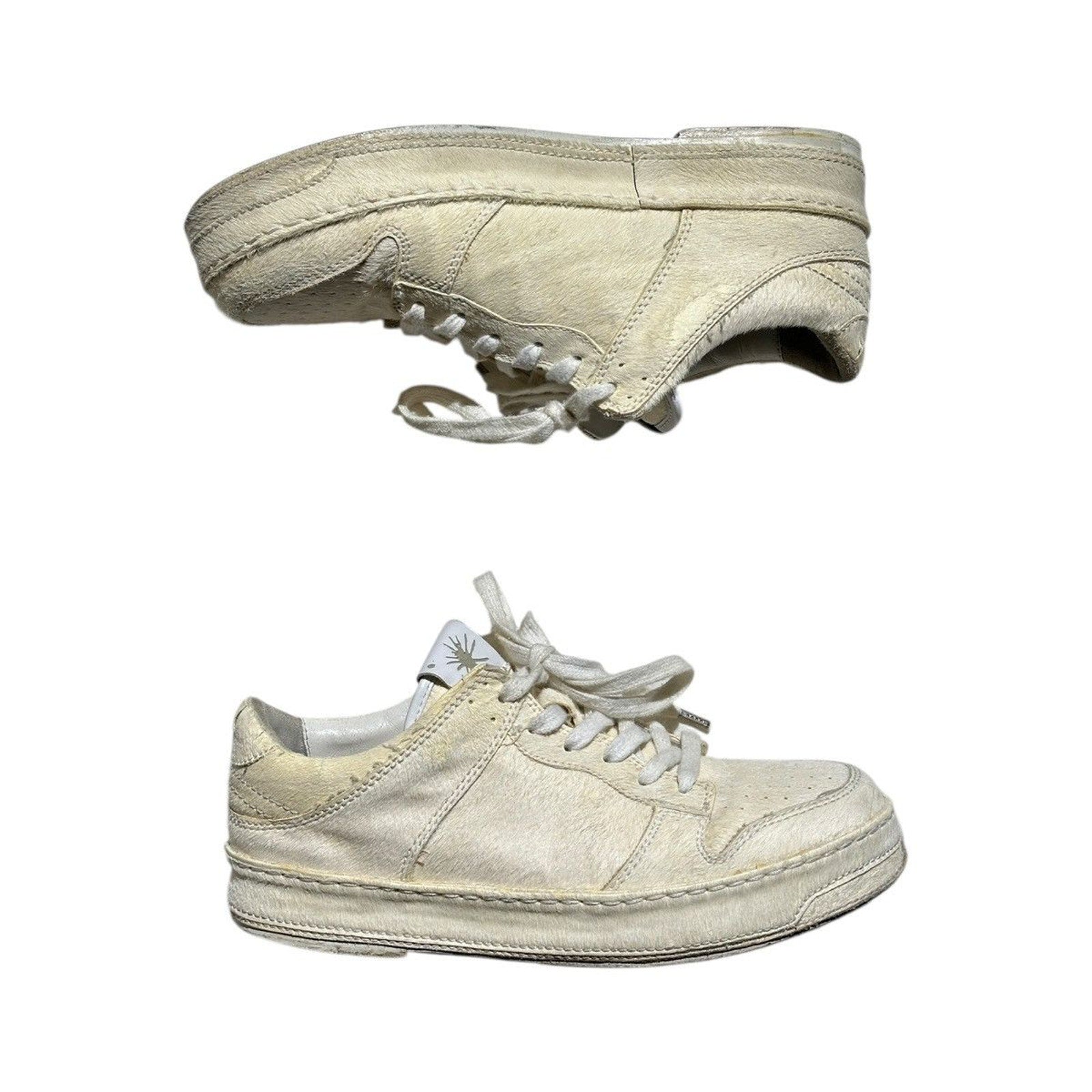 Ponyhair lace up sneaker