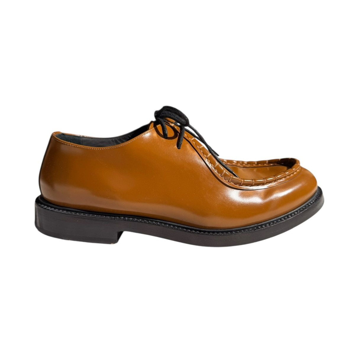 Lace up “adieu paris” derby