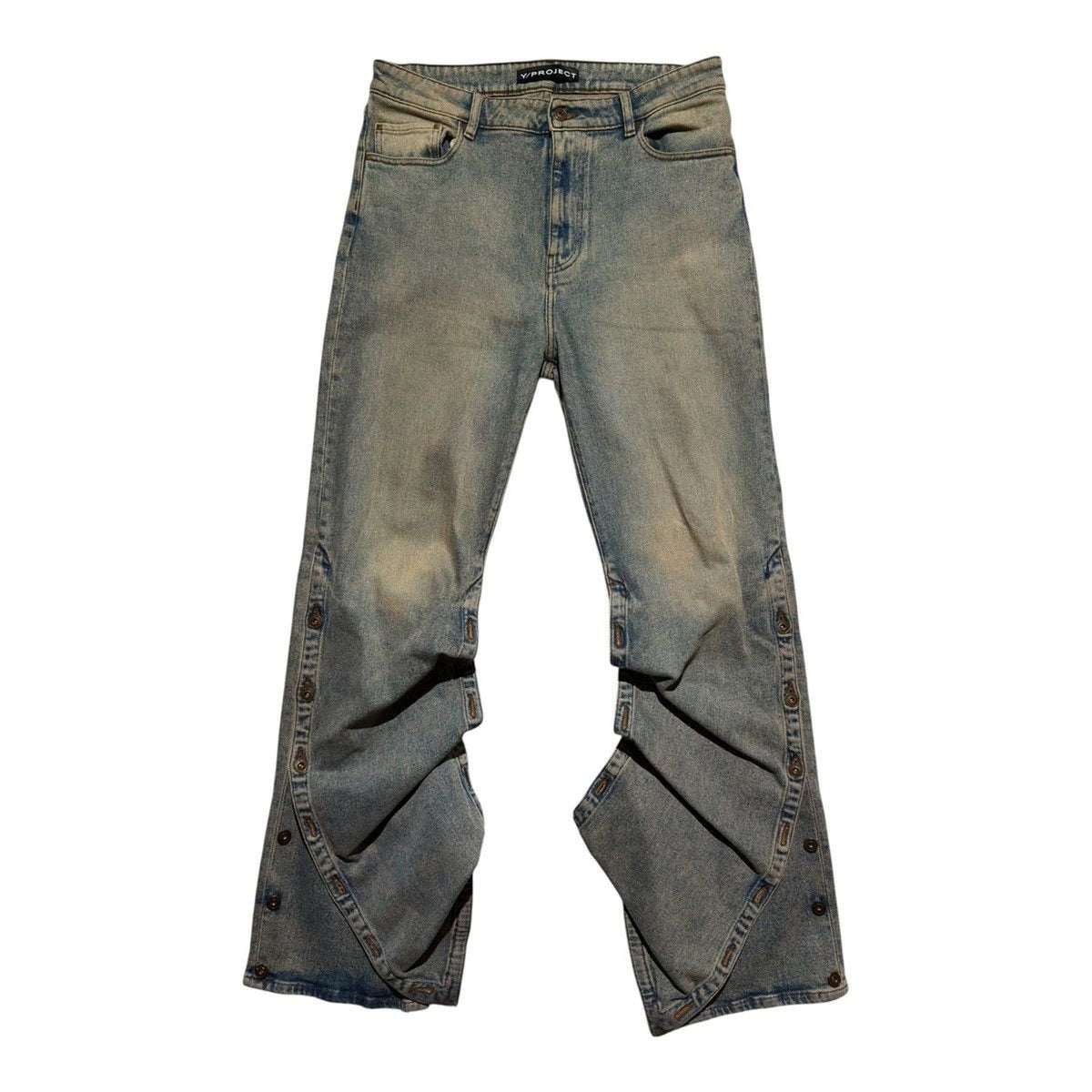 Button leg jeans