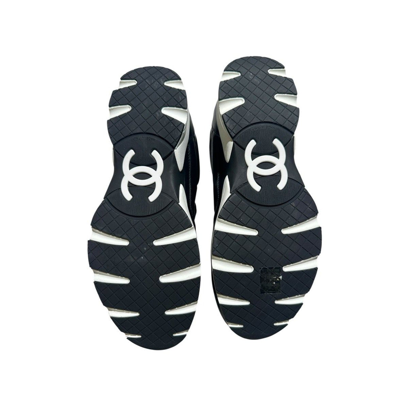 Leather logo classic trainers