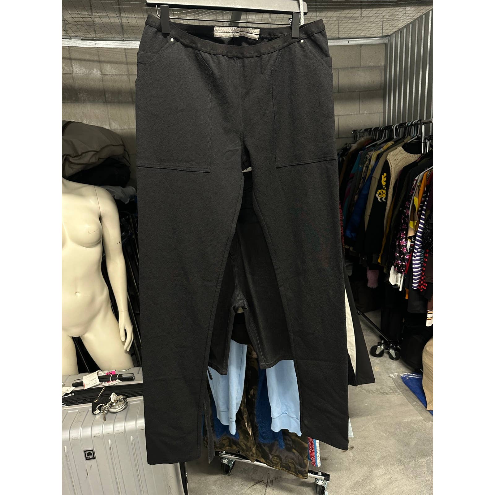 textured stretch trouser